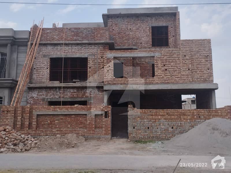 ایل ڈی اے ایوینیو ۔ بلاک اے ایل ڈی اے ایوینیو لاہور میں 10 کمروں کا 1 کنال مکان 4.5 کروڑ میں برائے فروخت۔