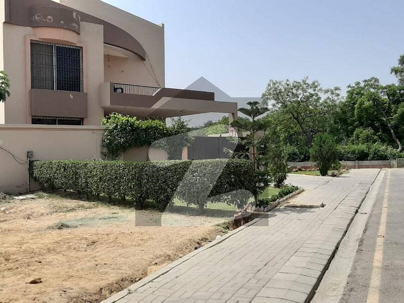 نیوی ہاؤسنگ سکیم کارساز کراچی میں 5 کمروں کا 14 مرلہ مکان 13.0 کروڑ میں برائے فروخت۔