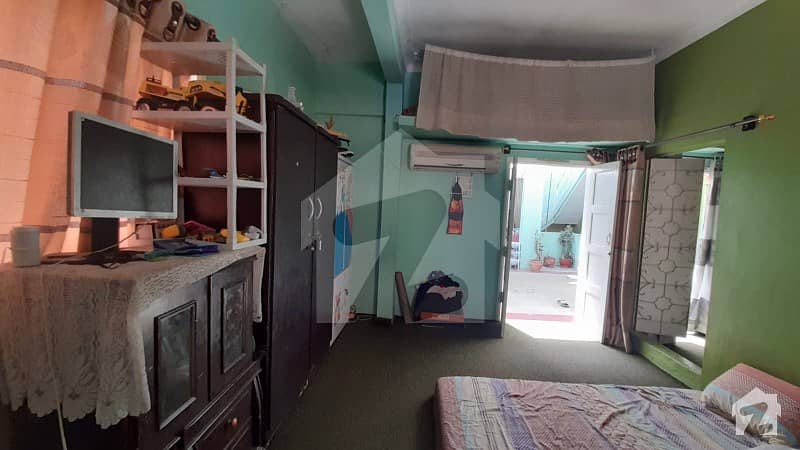 ناظم آباد 5 ناظم آباد کراچی میں 6 کمروں کا 5 مرلہ مکان 1.2 کروڑ میں برائے فروخت۔