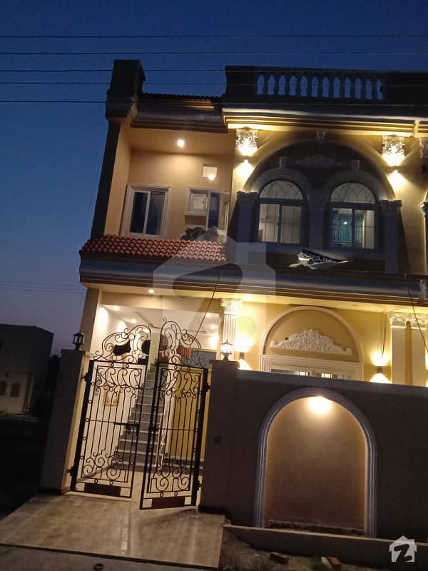 الحفیظ گارڈن جی ٹی روڈ لاہور میں 3 کمروں کا 3 مرلہ مکان 85 لاکھ میں برائے فروخت۔