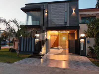 10 MARLA FACING PARK BEAUTIFUL HOUSE FOR SALE IN DHA PHASE 5.