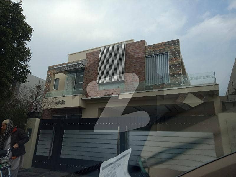 DEFENCE WELL DESIGNED ONE KANAL UPPER PORTION AT HOT LOCATION FOR RENT IN DHA LAHORE