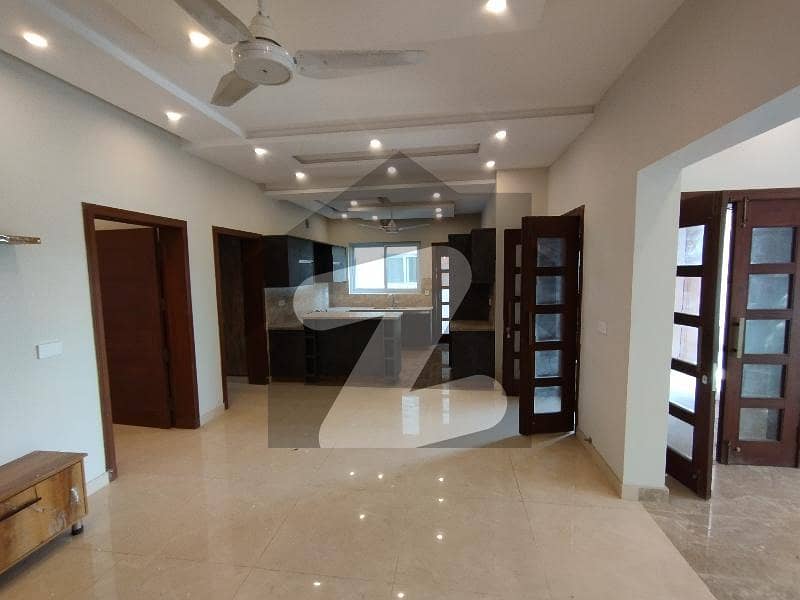 Beautiful, Modern Villa For Rent Beautiful, Modern Villa For Rent