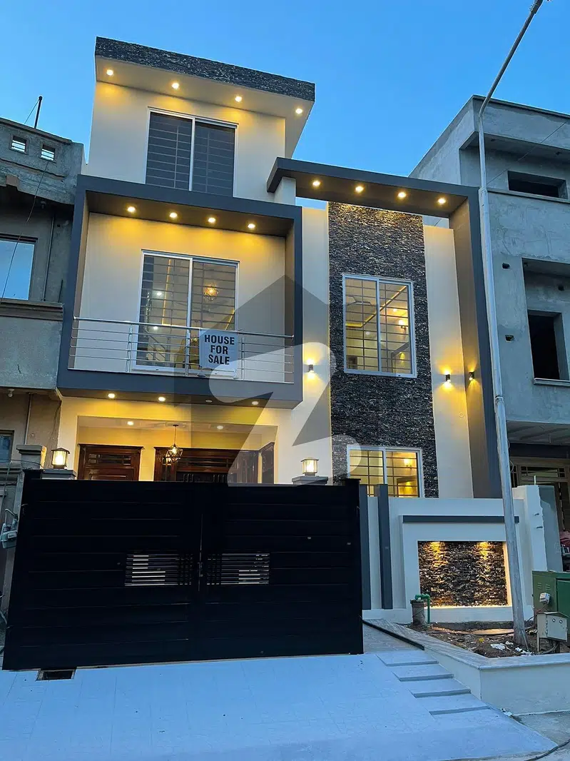 *BRAND NEW MODERN HOUSE WITH INDEPENDENT FOR SALE IN G-13/4 ISLAMABAD