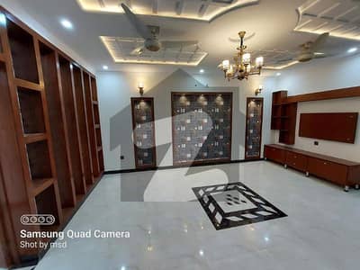 10 Marla Complete Beautiful House available for Rent all facilities available