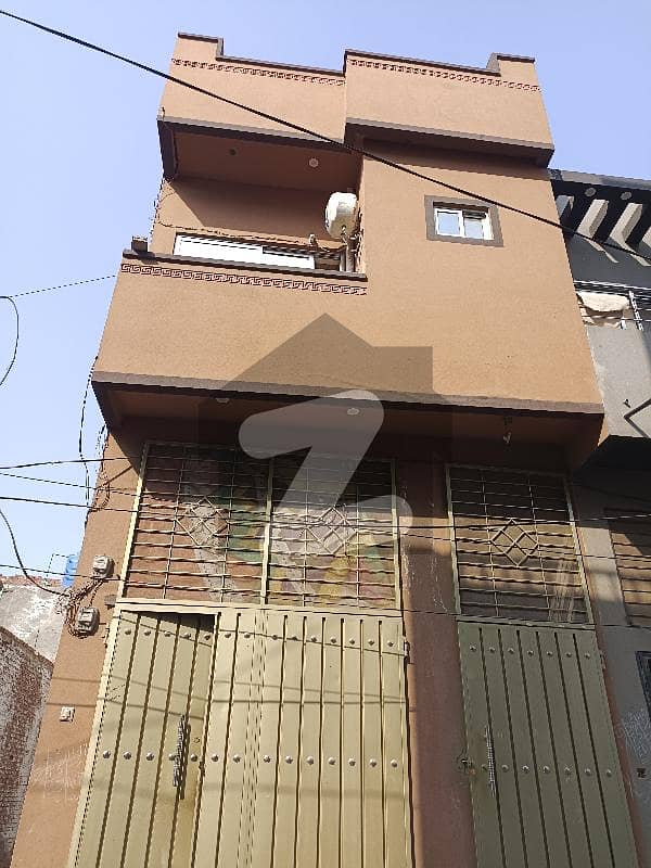 کماہاں روڈ لاہور میں 4 کمروں کا 3 مرلہ مکان 70.0 لاکھ میں برائے فروخت۔