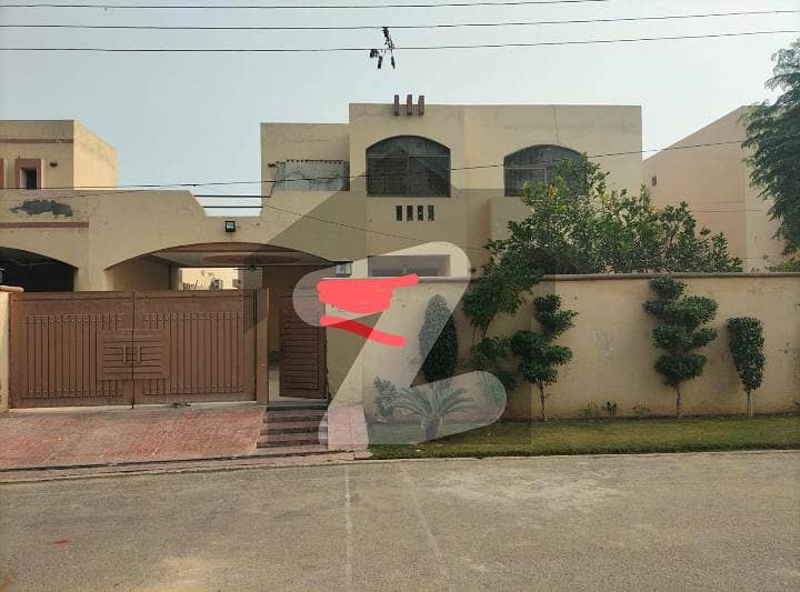 1 Kanal Renovated And Facing Park House For Sell In Punjab Housing Society