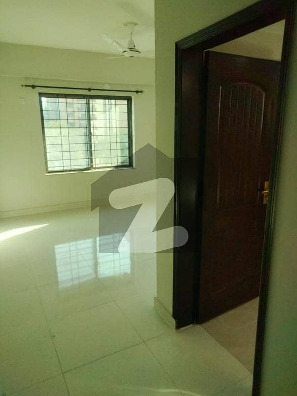 Penthouse available for rent in askari 11 Lahore