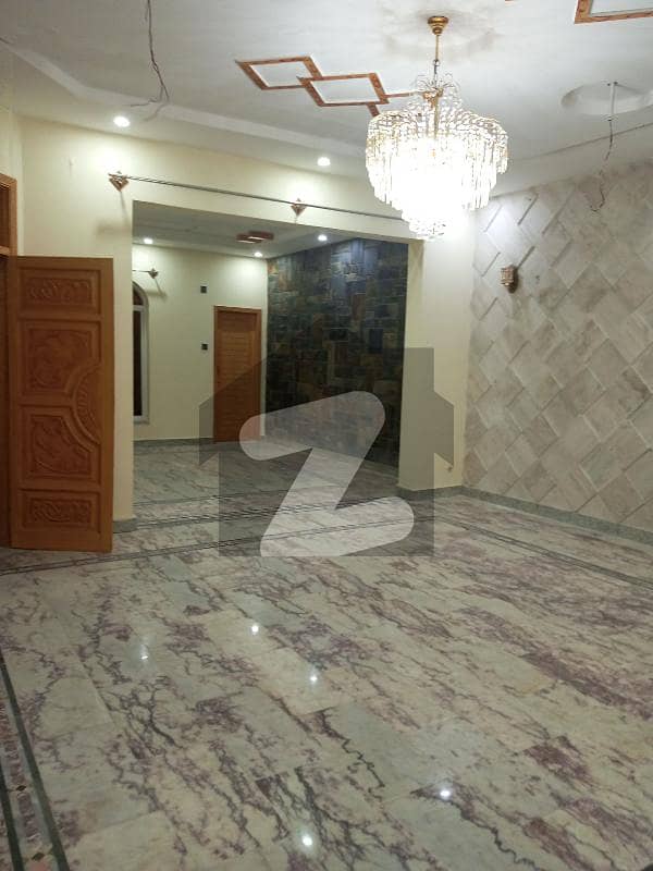 ویسٹریج راولپنڈی میں 4 کمروں کا 1 کنال مکان 1.65 لاکھ میں کرایہ پر دستیاب ہے۔