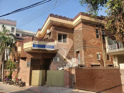 سبزہ زار کالونی فیروزپور روڈ لاہور میں 6 کمروں کا 18 مرلہ مکان 2.5 لاکھ میں کرایہ پر دستیاب ہے۔