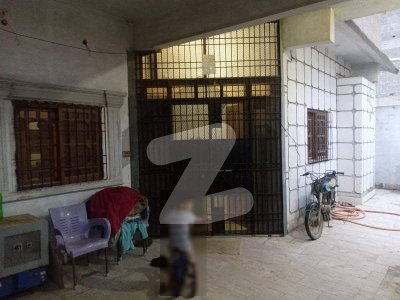 313 Sqyds House Available For Sale 313 Sqyds House Available For Sale