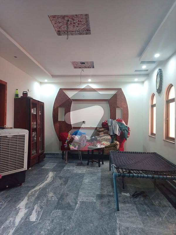 نشیمنِ اقبال فیز 2 نشیمنِ اقبال لاہور میں 2 کمروں کا 5 مرلہ بالائی پورشن 23 ہزار میں کرایہ پر دستیاب ہے۔