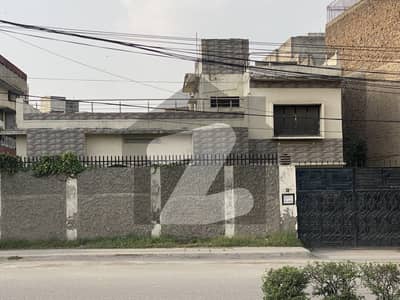 ٹیپو روڈ راولپنڈی میں 1.05 کنال عمارت 15 کروڑ میں برائے فروخت۔