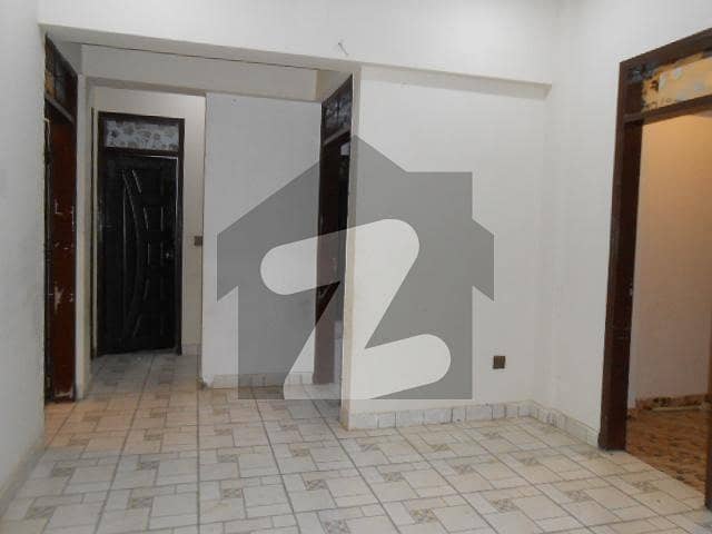 کامران چورنگی کراچی میں 2 کمروں کا 5 مرلہ مکان 2.2 کروڑ میں برائے فروخت۔