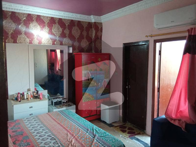 خالد بِن ولید روڈ کراچی میں 3 کمروں کا 6 مرلہ فلیٹ 2 کروڑ میں برائے فروخت۔