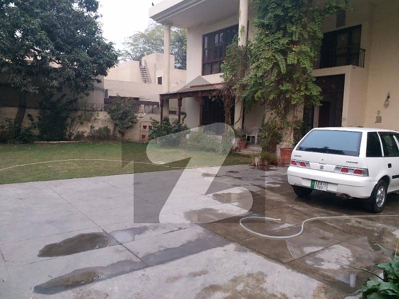 2 Kanal House Is Available For Sale In Garden Town Lahore