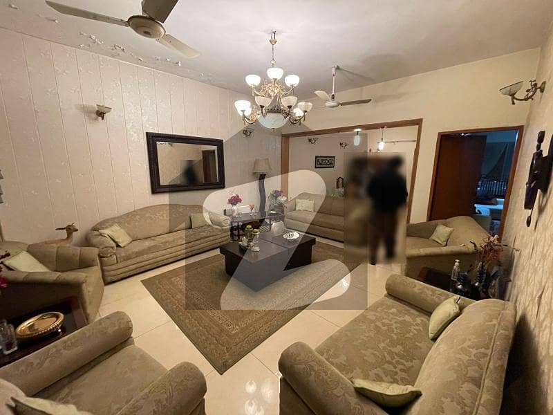 گارڈن ٹاؤن لاہور میں 5 کمروں کا 2 کنال مکان 25.0 کروڑ میں برائے فروخت۔