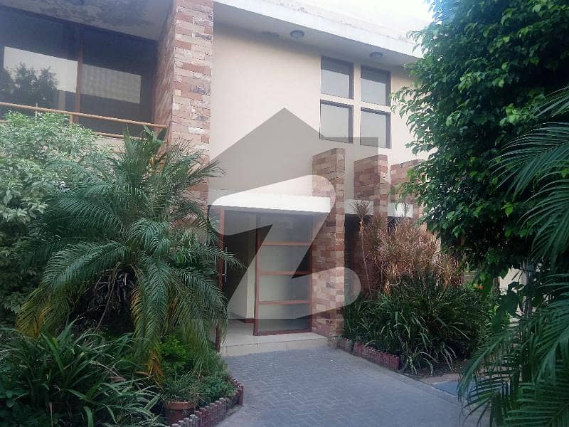 1 KANAL COMMERCIAL HOUSE FOR RENT MAIN BOULEVARD GULBERG III LAHORE