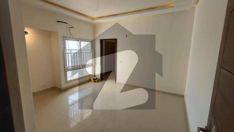 کلفٹن ۔ بلاک 6 کلفٹن,کراچی میں 4 کمروں کا 1 کنال فلیٹ 9.5 کروڑ میں برائے فروخت۔
