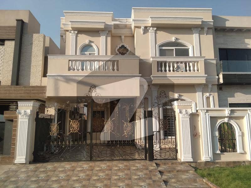 Luxurious & Spacious Independent 5 bed house for Sale in imperial 1