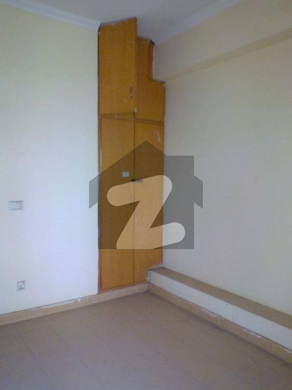 2 Beds Flat For Sale In Pakistan Town 35 Lac