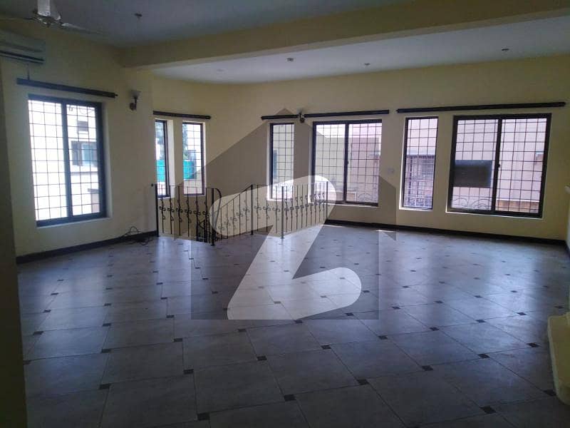 F-6 Like A Brand New 04 Bed Compact House At Very Reasonable Price