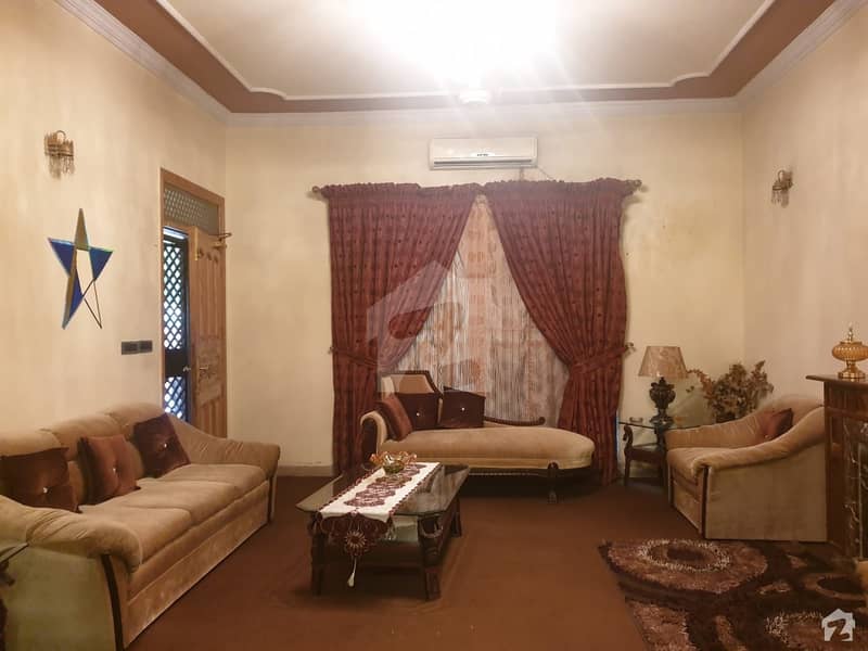 جوہر ٹاؤن فیز 1 جوہر ٹاؤن لاہور میں 5 کمروں کا 1 کنال مکان 5.5 کروڑ میں برائے فروخت۔