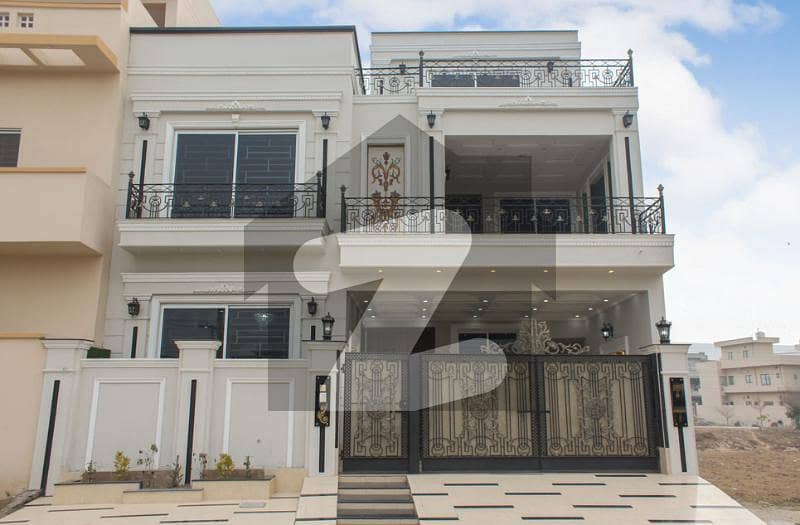 10 Marla Luxury House For Sale In Lda Avenue 1 Hot Location