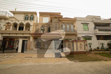 10 Marla Luxury House For Sale In Model Town Hot Location