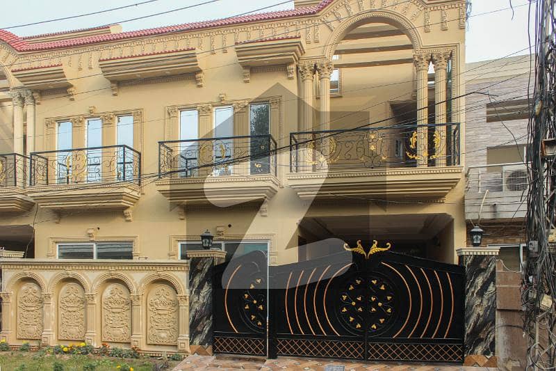 10 Marla Triple Storey 3 Unit 3 Kitchen 7 Bed Room 8 Bath 3 Store Designer House For Sale In Johar Town Lahore