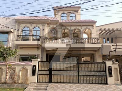 10 Marla Modern House For Sale In Wapda Town Block E1