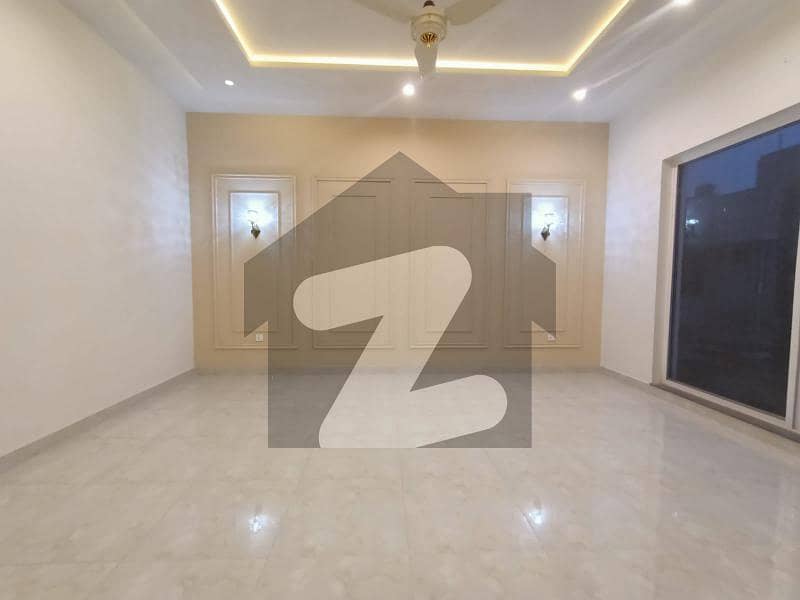 جوہر ٹاؤن فیز 1 جوہر ٹاؤن,لاہور میں 5 کمروں کا 1 کنال مکان 7.5 کروڑ میں برائے فروخت۔