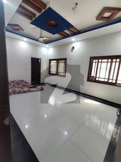 جامی کمرشل ایریا ڈی ایچ اے فیز 7 ڈی ایچ اے کراچی میں 6 کمروں کا 8 مرلہ مکان 5.3 کروڑ میں برائے فروخت۔