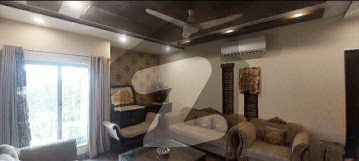 پنجاب کوآپریٹو ہاؤسنگ سوسائٹی لاہور میں 3 مرلہ عمارت 2.95 کروڑ میں برائے فروخت۔
