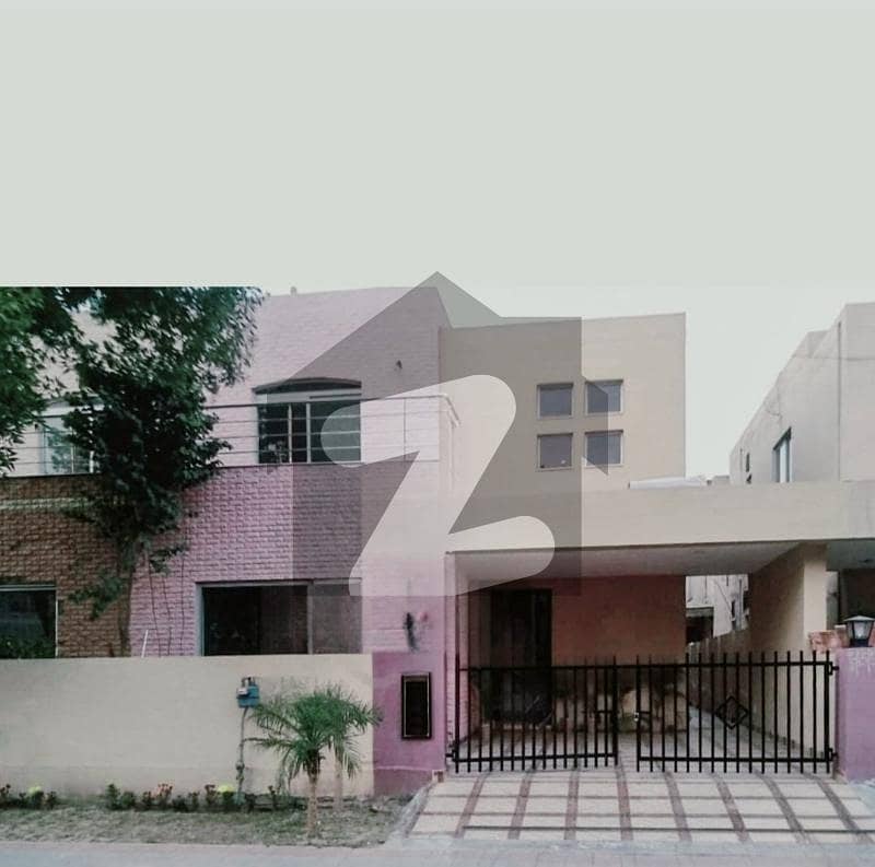 8 Marla Residential House For sale In Safari Villas Sector B Bahria town Lahore