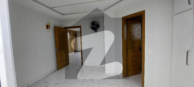فیصل ٹاؤن - ایف ۔ 18 اسلام آباد میں 2 کمروں کا 8 مرلہ پینٹ ہاؤس 1.8 کروڑ میں برائے فروخت۔