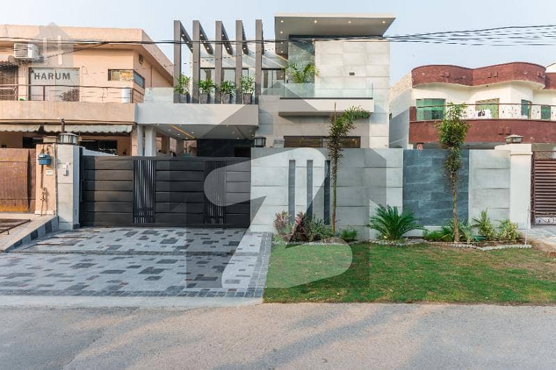 10 Marla Most Beautiful Design Bungalow For Sale At Prime Location Of Dha