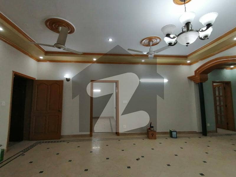 DHA 1 Kanal Beautiful Upper Portion Lower Locked For Rent In Phase 4