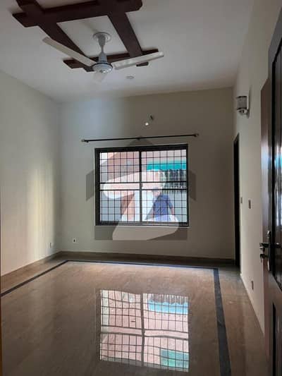 Beautiful 10 Marla Maintained House Available For Rent In Phase 3 Dha