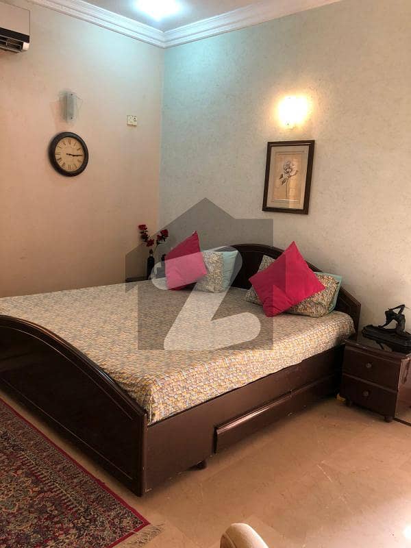 In A Bungalow Fully Furnished 1 Room Attached Washroom Common Kitchen Lounge Drawing Dha 6 Rent