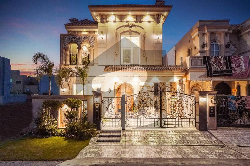 10 Marla luxuries Spanish house with all facilities availabil for sale