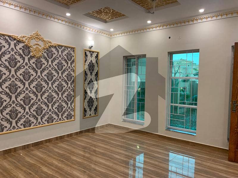 10 MARLA HOT LOCATION FULL HOUSE AVAILABLE FOR SALE IN JUDICIAL COLONY PHASE 3