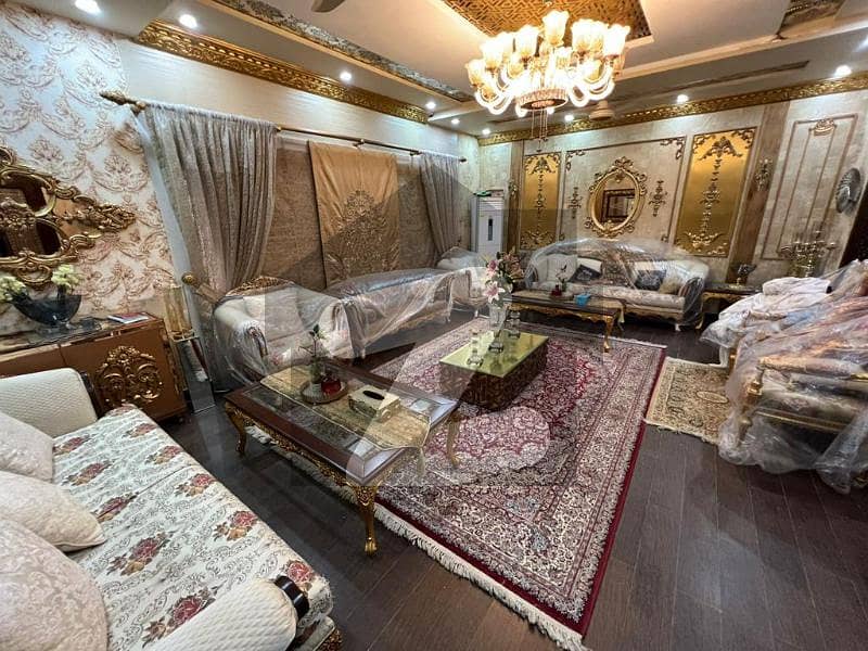ڈی ایچ اے فیز 6 ڈیفنس (ڈی ایچ اے),لاہور میں 5 کمروں کا 1 کنال مکان 8.8 کروڑ میں برائے فروخت۔