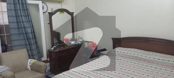 ڈین ہائٹس حیات آباد پشاور میں 4 کمروں کا 7 مرلہ فلیٹ 2.5 کروڑ میں برائے فروخت۔