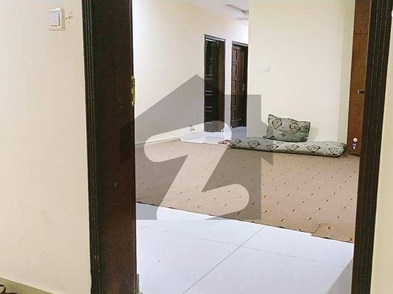 پرائم ٹاون آپارٹمنٹس یونیورسٹی ٹاؤن پشاور میں 3 کمروں کا 6 مرلہ فلیٹ 1.25 کروڑ میں برائے فروخت۔