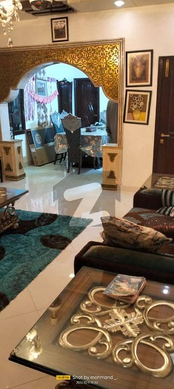 کلفٹن ۔ بلاک 5 کلفٹن کراچی میں 3 کمروں کا 7 مرلہ فلیٹ 2.5 کروڑ میں برائے فروخت۔