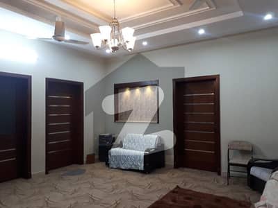 میڈیا ٹاؤن راولپنڈی میں 6 کمروں کا 12 مرلہ مکان 1.4 لاکھ میں کرایہ پر دستیاب ہے۔