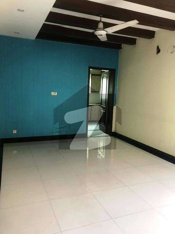 Corner Separate Gate Lavish Kanal Upper For Rent In Dha Phase 4 Lahore