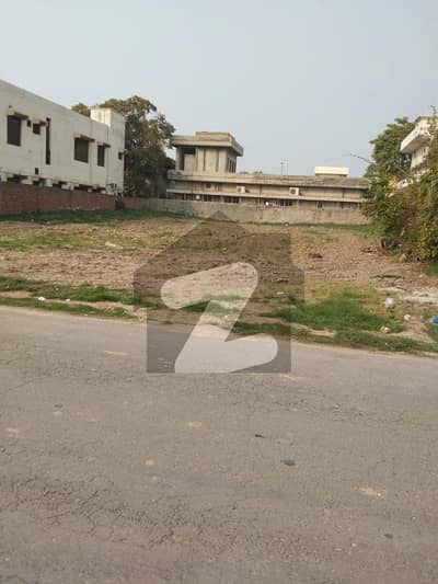 On 70 Ft Rd 2 Kanal Top Location Plot No- 43 Block E Dha Phase 1 For Sale