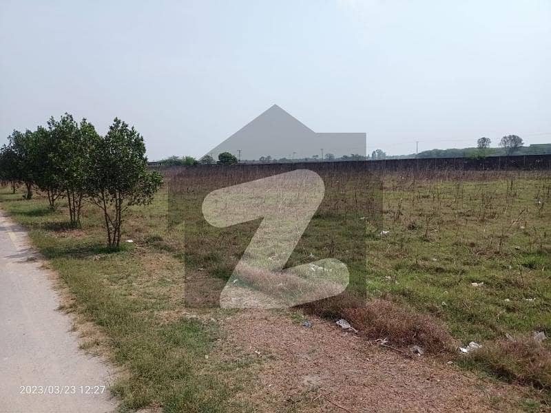 4 Kanal Plot With 90 Ft Carpet Road Front